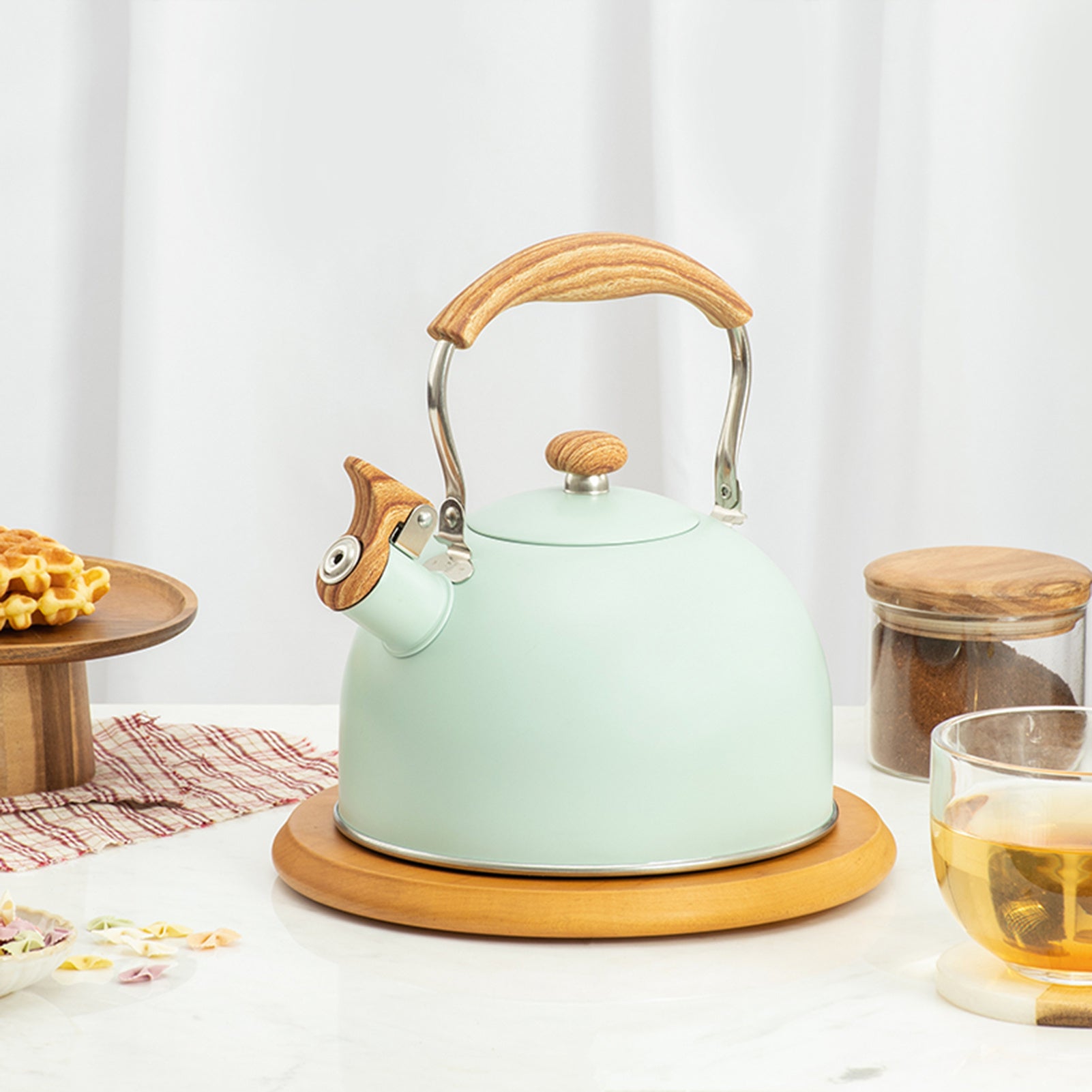 2.5L Green Whistling Kettle – Stainless Steel with Wooden Handle